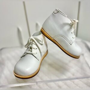 Josmo Walker White Baby First Walking Shoes Size 4.5 NEW